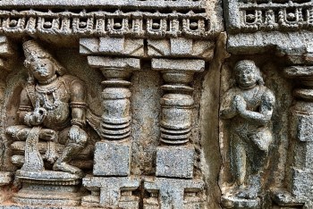 Kubera_Namaste13th_century_Keshava_temple_Somanathpur